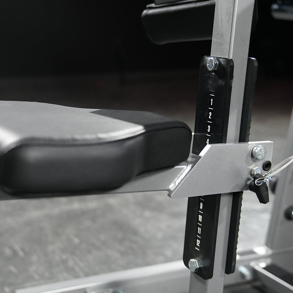 Hammer Strength Plate-Loaded Iso-Lateral Wide Pulldown