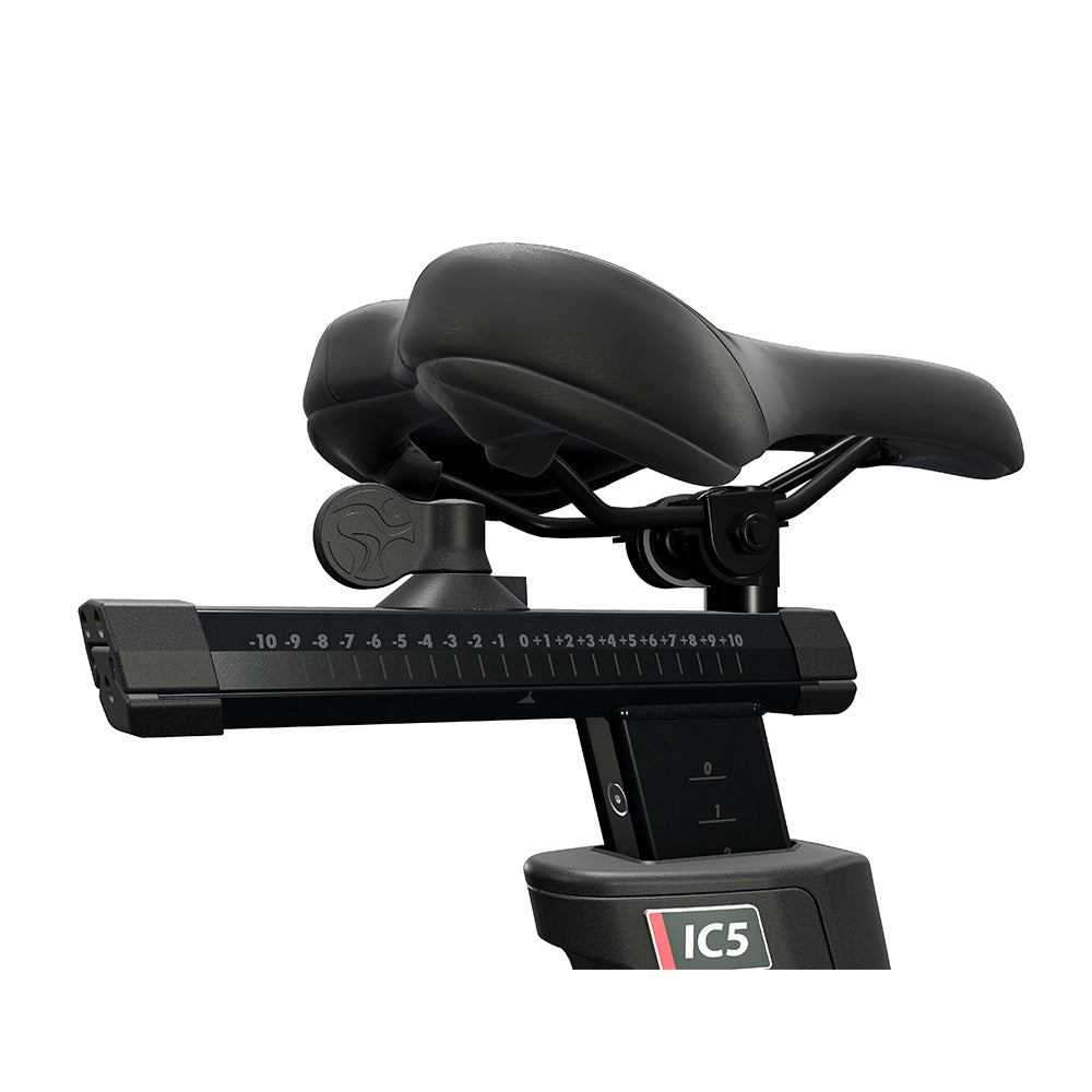 Life Fitness IC5 Cycle Bike