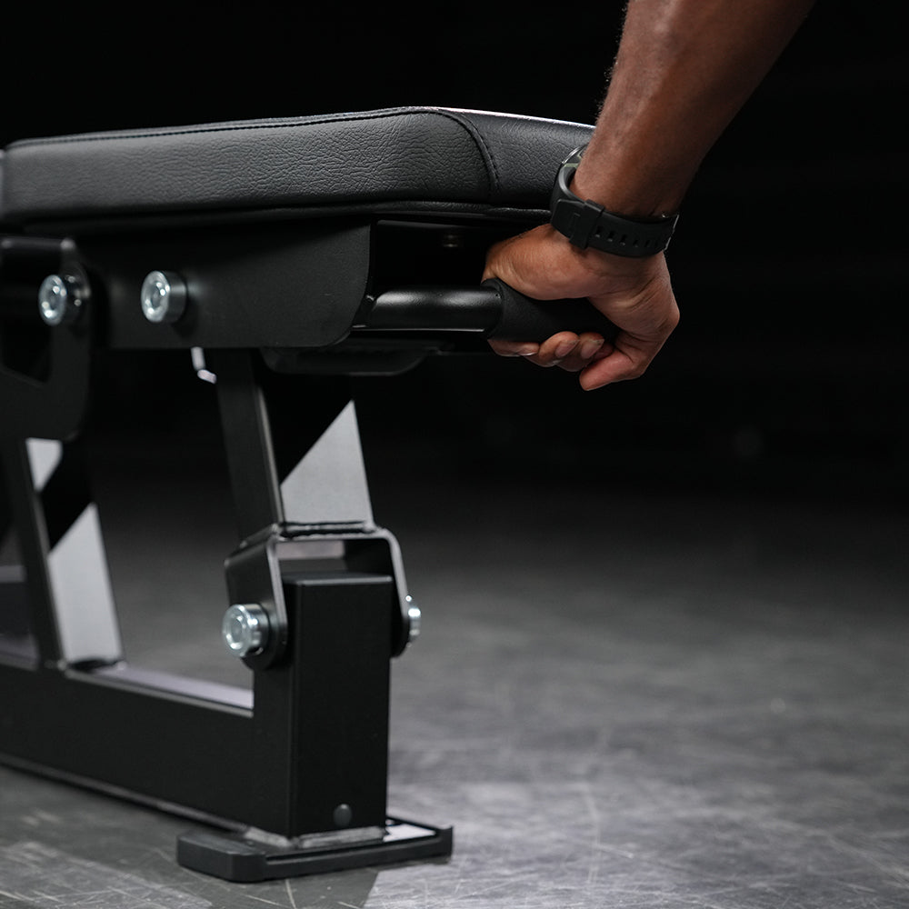 M＆M × WHIZ LIMITED 900 BENCH Multi-Adjustable Bench | Hammer Strength