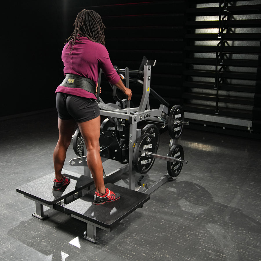 Hammer Strength Plate-Loaded Belt Squat | Life Fitness Shop